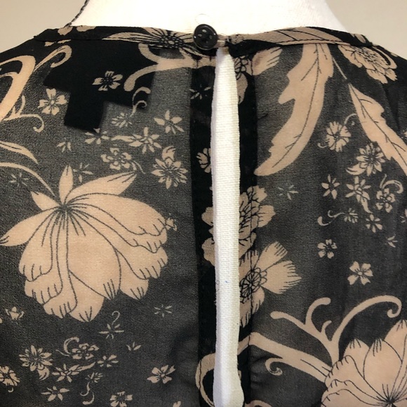 Who What Wear Sheer Print Ruffle Blouse - Picture 6 of 9